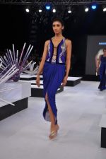 Model walk the ramp for Mandira Wirk Show at Blender_s Pride Fashion Tour Day 2 on 4th Nov 2012 (26).JPG